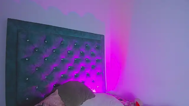 ScarlettFox0's Live XXX Chat