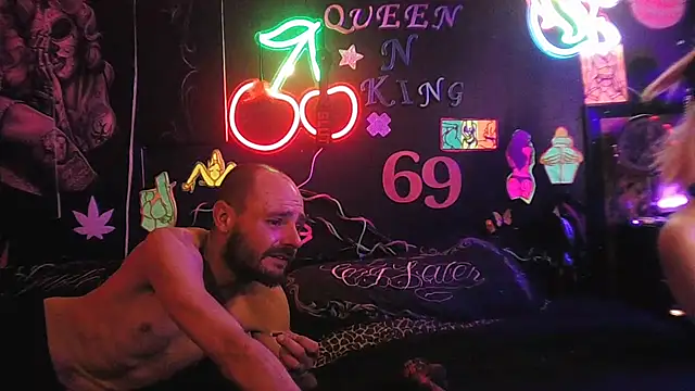 DaddyAndSplashQueen élő XXX-chatje