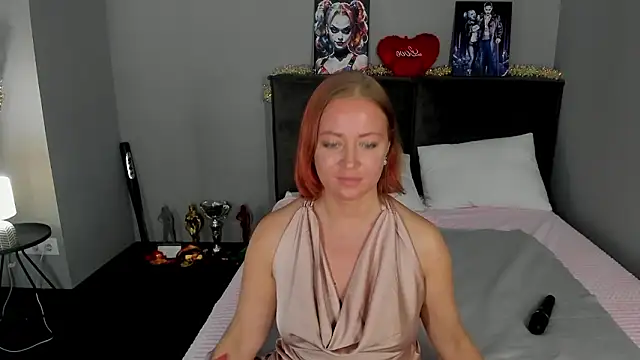 MuscleXXXBarbie élő XXX-chatje