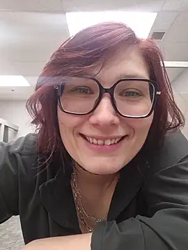 wildyoungNhorny Live XXX-chat