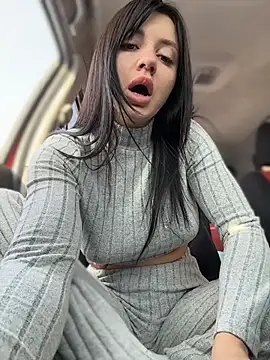 JulliaVegas Live XXX-chat