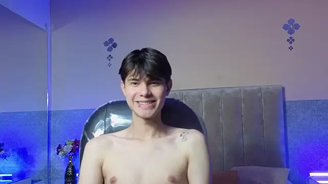 Derek_Sinn élő XXX-chatje