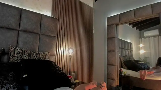 BrigitteVons: онлайн-секс-чат