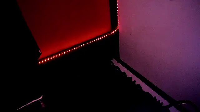 Chatroom XXX en direct de PervertedMissCloe