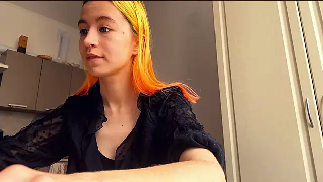 Chat XXX en directo de EmilyHein