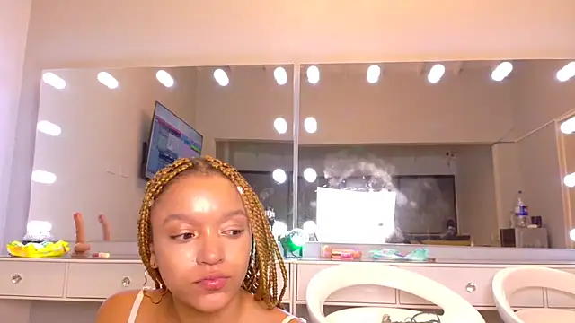 chocolatecrememia Adlı Modelin Canlı XXX Sohbeti