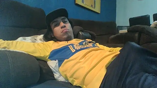 AlexAlejandro13 Show Webcam