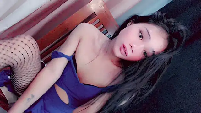 Amomentoflust99のウェブカメラショー