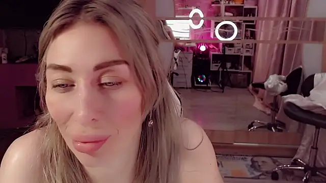 دردشة AnnieGOld_ الجنسية المباشرة