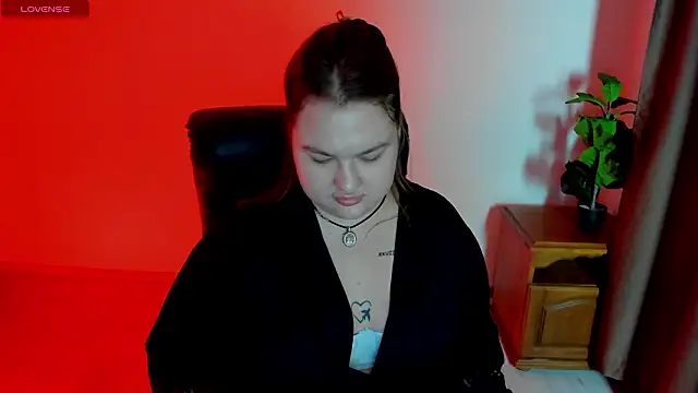 Онлайн чат XXX Sofiawetsweet