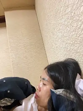 XXX chat uživo modela Keola_kwad