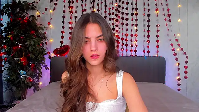 Chat +18 de Milana_Crystal_ ao vivo