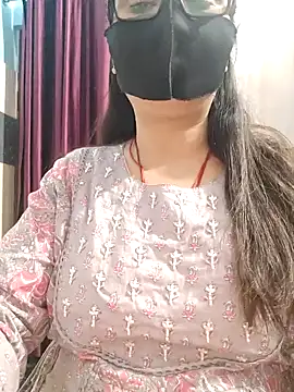 Aishwaryaa_69 Adlı Modelin Canlı XXX Sohbeti