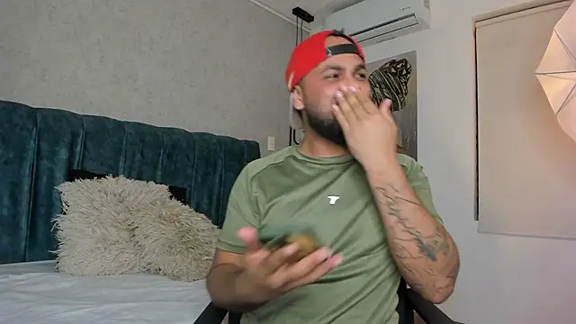 Pokazy przed kamerką – Harrishairy