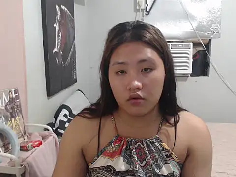 Pokazy przed kamerką – MiMi_yeah00