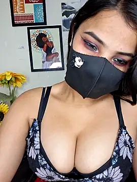 Chat XXX en directo de Noor-Bold