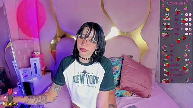 NaniiSisy Chat XXX live