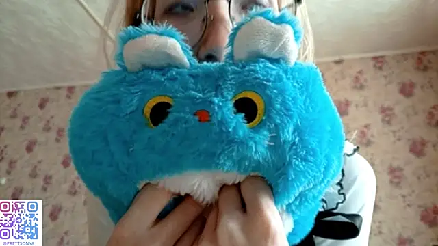 Show modela SoniqBliss na web-kameri