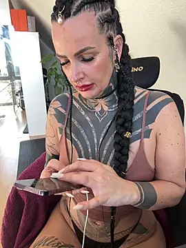 Chat XXX en directo de KathaleaNoir