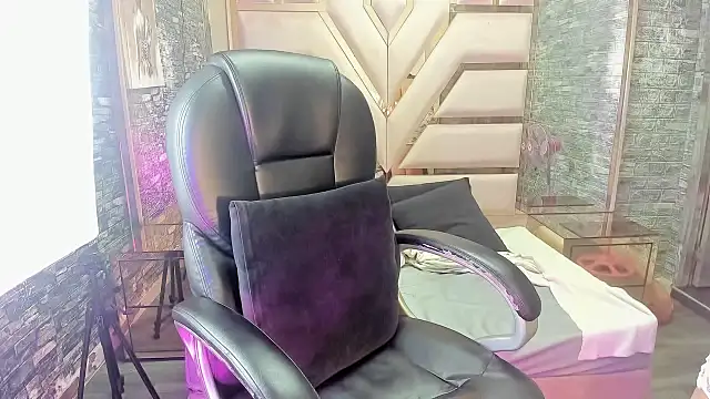 Shara_Oz Adlı Modelin Canlı XXX Sohbeti