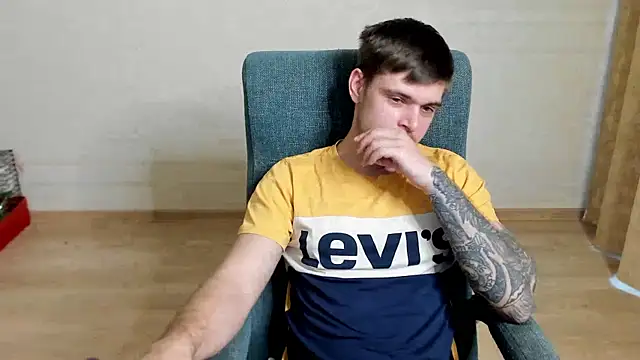 maks_wolfis' Live XXX Chat