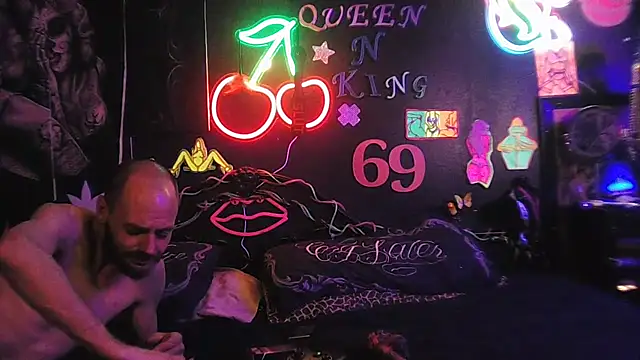 XXX chat uživo modela DaddyAndSplashQueen