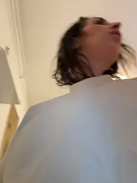 Almmaxxxx: вебкам-шоу