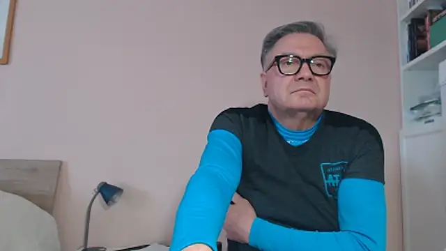 Show modela YOU6me na web-kameri