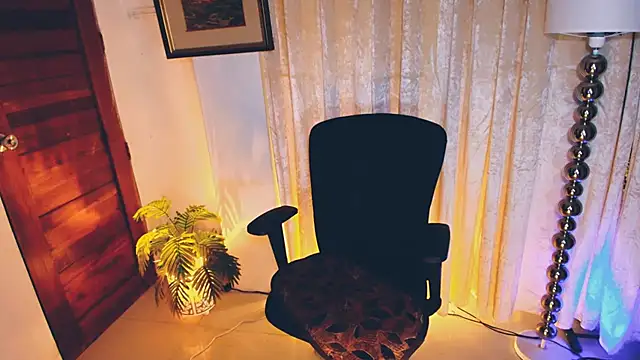 DIVORCED_MS_VALERIAn Live XXX chat