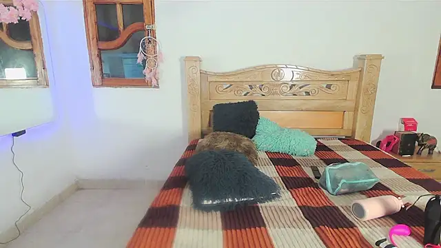 bratz_glloe élő XXX-chatje