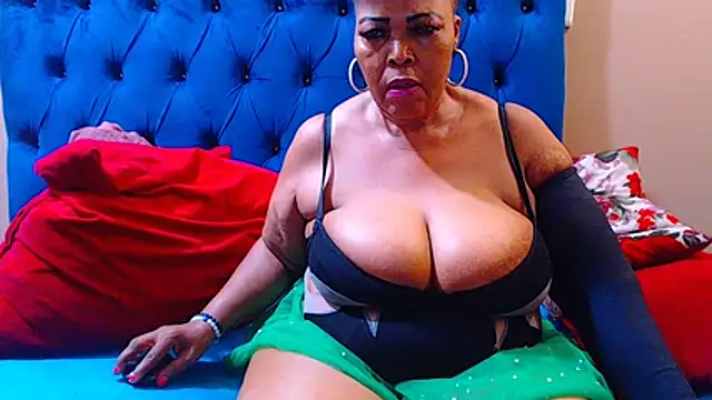 Вебкам-шоу ebonycandy10