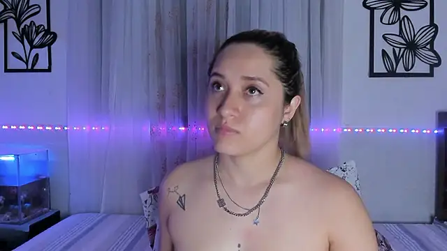 LeiahBlonde_ Live XXX-chat