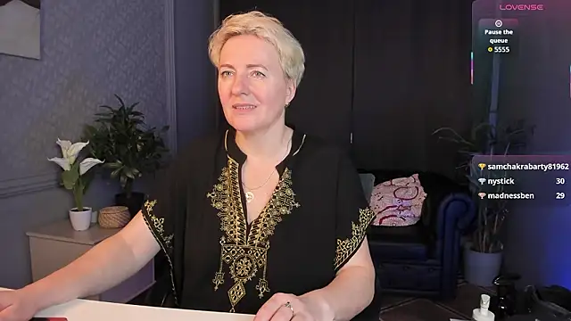 XXX chat uživo modela Nika_Smit