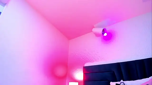 VictoriaRouge_のライブXXXチャット