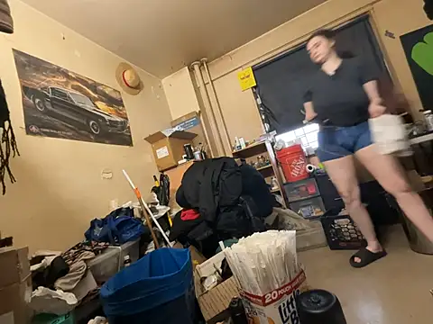 Czat XXX na żywo – Snowbunnycake_131