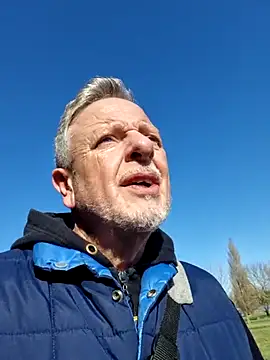 Show modela Dennislover007 na web-kameri