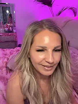 JulieSol 现场XXX聊天