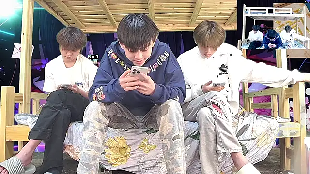 xiaohuangren01: διαδικτυακό σόου στην κάμερα