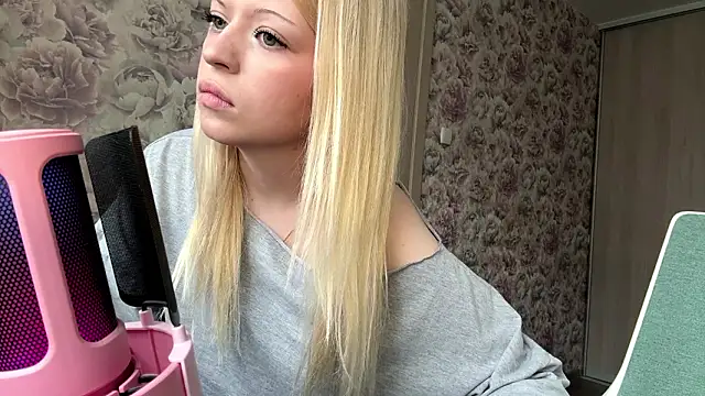 JeneeBIanks: онлайн-секс-чат