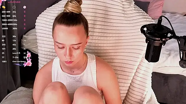 XXX chat uživo modela HollisBeckett