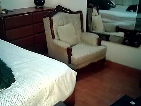 FallsForHerSmile Live XXX Chat