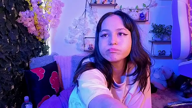 Eymmy_24: онлайн-секс-чат