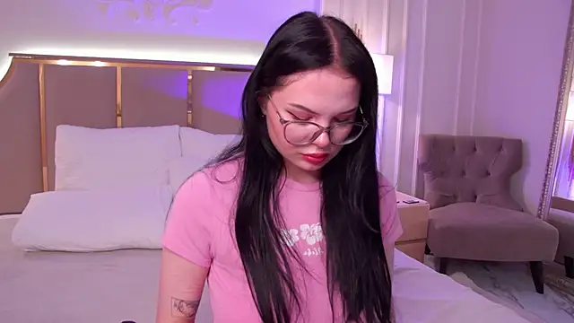 CindyMil: онлайн-секс-чат