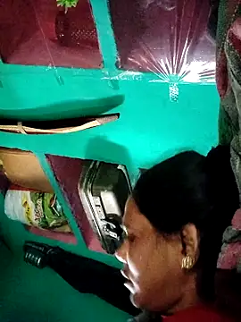 Pooja750 Show Webcam