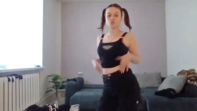 Ammymia Adlı Modelin Canlı XXX Sohbeti