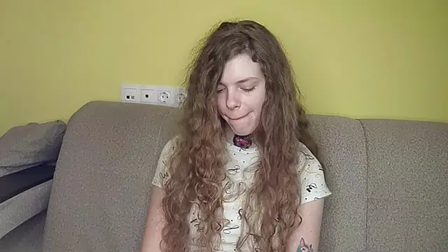 RayaNenlia's Live XXX Chat