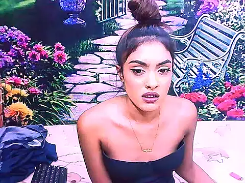 IndianPretty14u2Luv 网络视讯表演