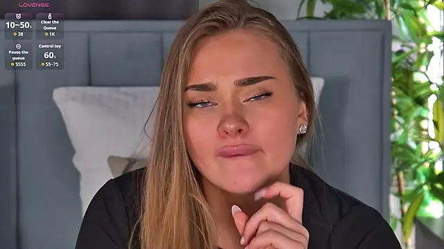 MonicaWestt Chat XXX live