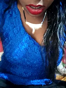 Itz_Aisha__ Chat XXX in diretta