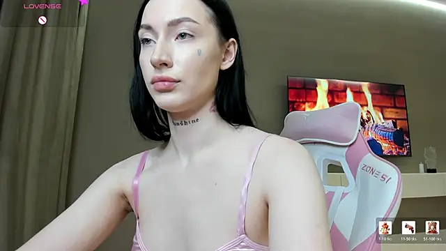 Chatroom XXX en direct de JenniferQueen11